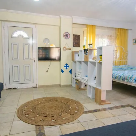Katia's By Golden Host Apartment Nea Moudania
